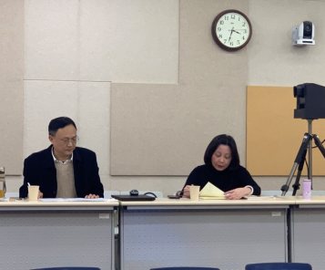 D:\桌面\语文组教学展示新闻\语文组教学展示新闻\王玮老师、冯渊老师点评.jpg